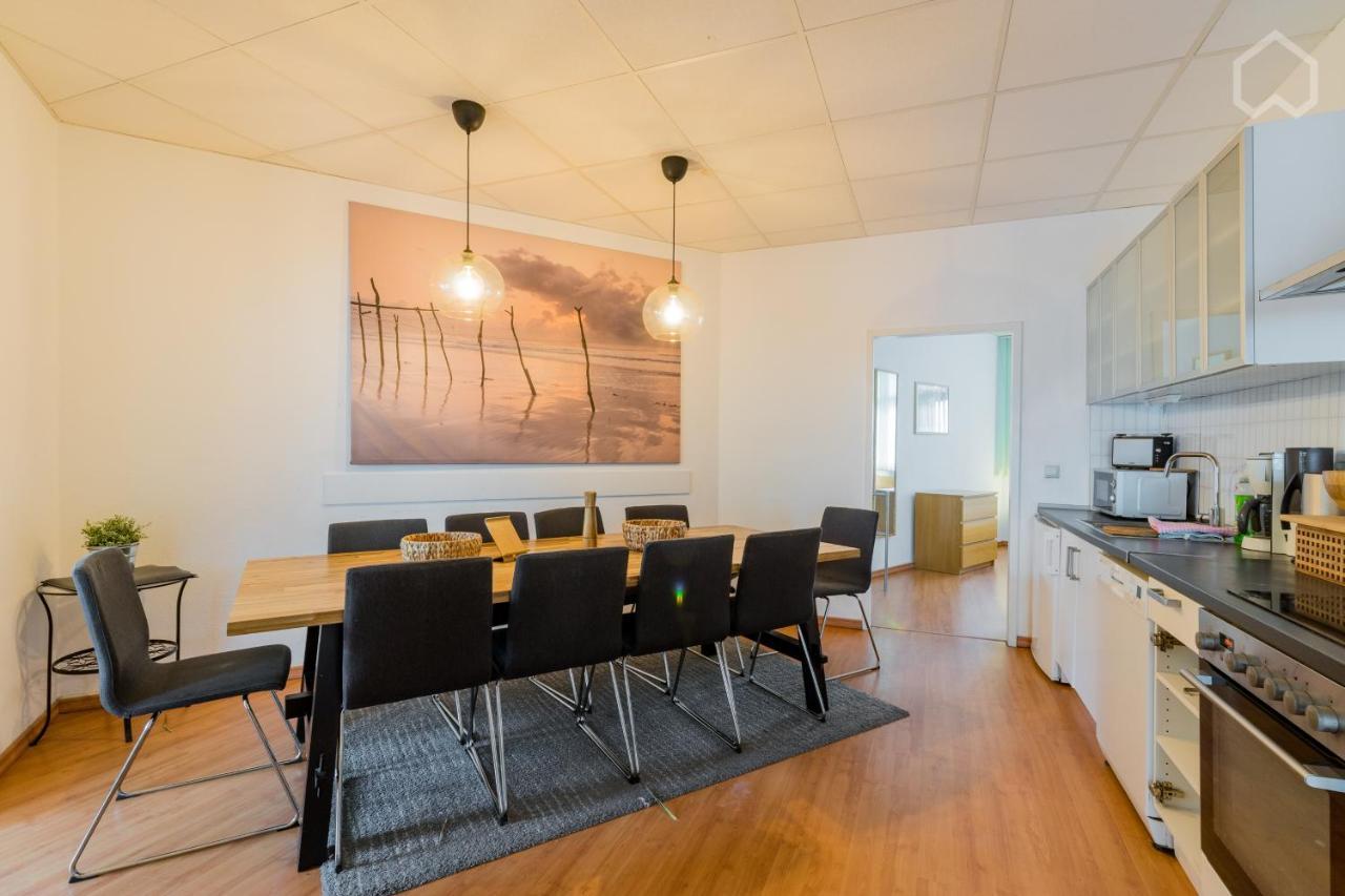 Spacious And Modern Furnished For 10 Guests Berlino