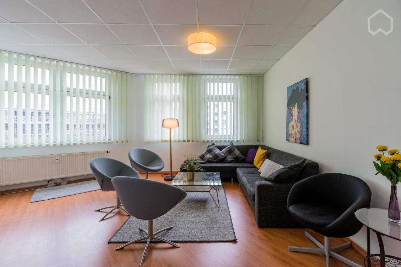Spacious And Modern Furnished For 10 Guests Berlino