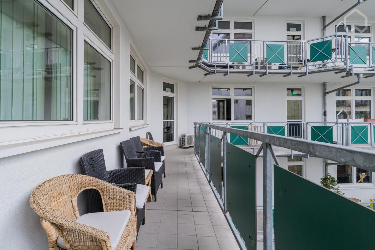 Spacious And Modern Furnished For 10 Guests Appartamento Berlino